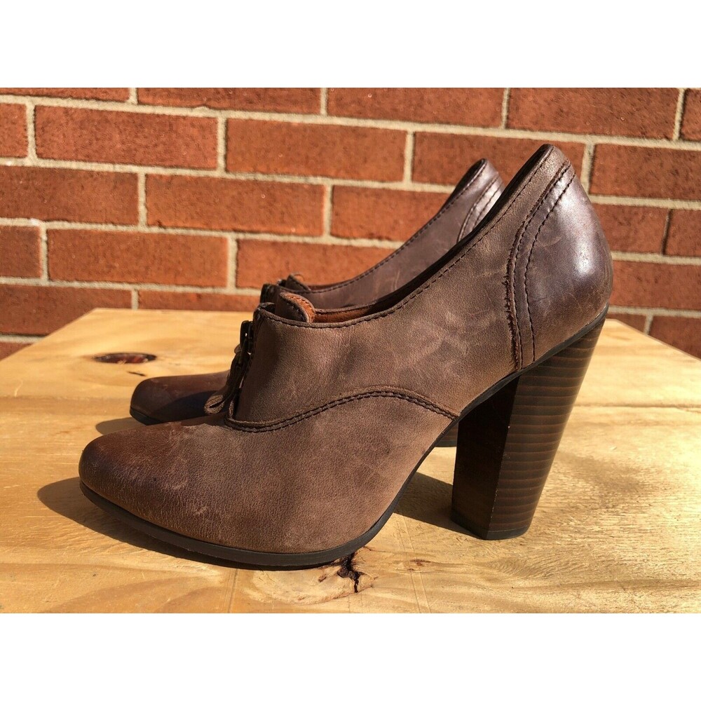 No 704b Holt women brown  leather Booties Size 37 Block Heel shoes